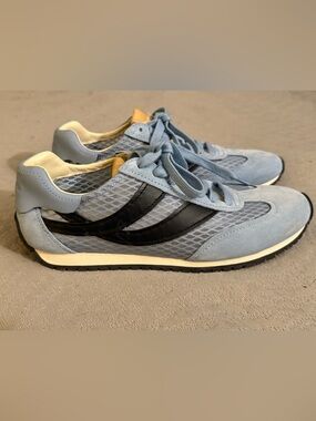 Vince Light Blue Sneakers with Black Accent Stripes